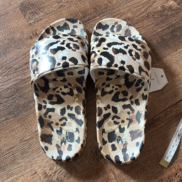Leopard Print Slide Sandals - Picture 6 of 6
